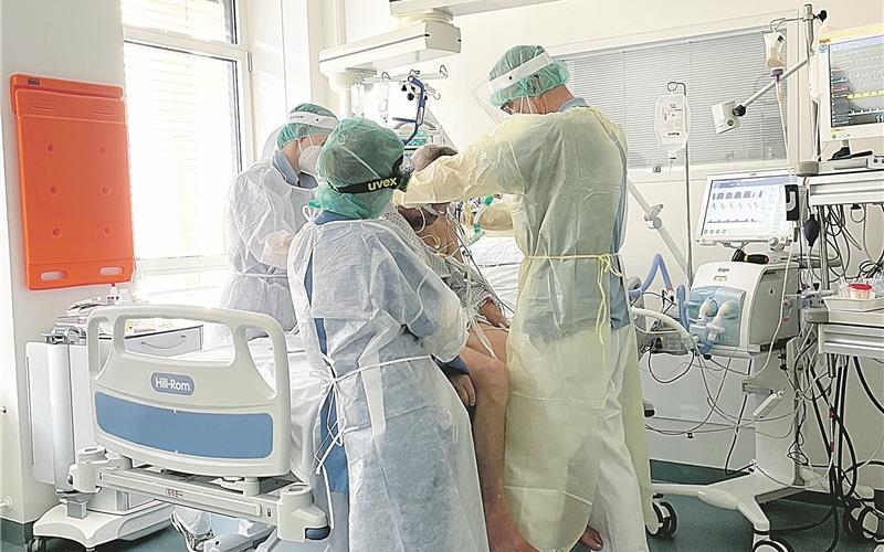 Keine Corona-Entwarnung: Land steuert auf Warnpflicht zu Die Intensivstationen füllen sich wieder mit Corona-PatietntenGB-Foto (Archiv): Klinikverbund Südwest