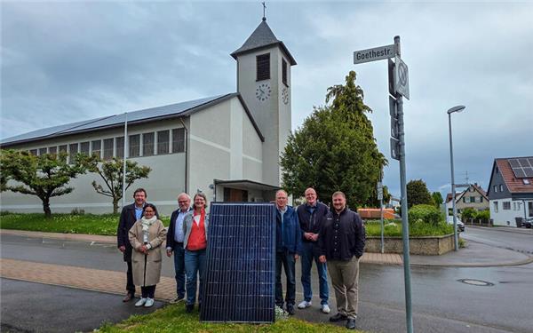 Die Kirche Sankt Michael erhielt eine PV-Anlage für ihr Dach. GB-Foto: gb