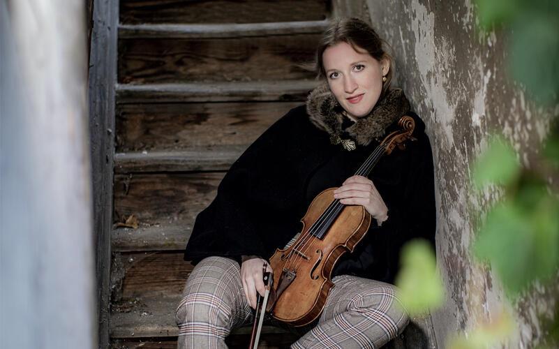 Die Konzertmusikerin Jelena Seubert begründet im Herrenberger Mauerwerk eine neue Reihe, den Klassik-Salon.GB-Foto: Gabi Höss