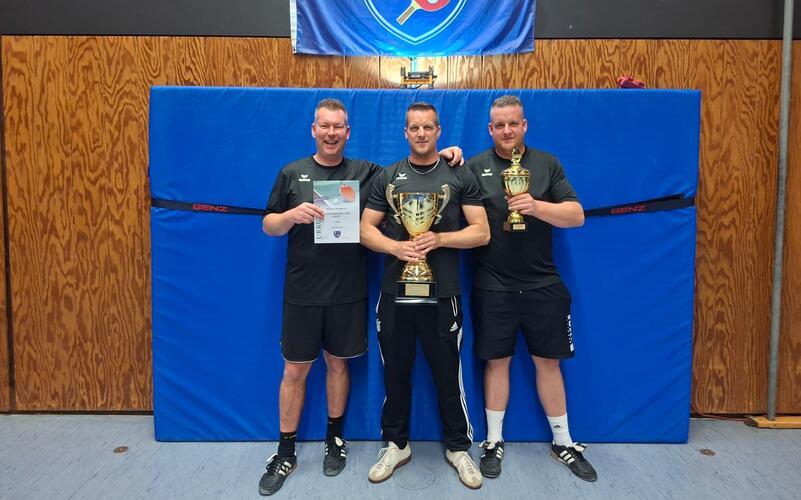 „Die Kuckucks“ aus Haiterbach holten im Finale gegen „Netzroller United“ noch einen 1:2-Rückstand zum 4:2-Sieg auf.GB-Foto: gb