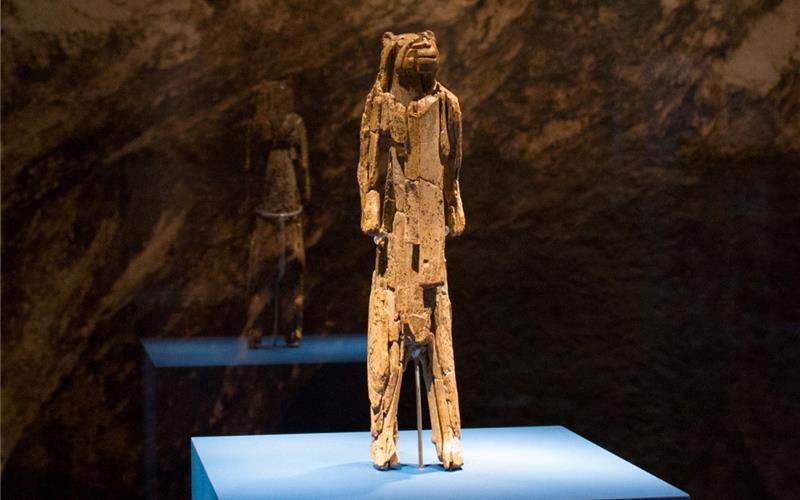 Die Löwenmensch-Skulptur aus Mammut-Elfenbein ist im Museum Ulm ausgestellt.GB-Foto: Museum Ulm