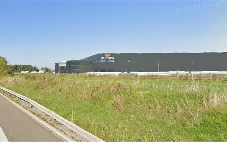 Die Mädler-Gruppe siedelt sich auf einer 2,7 Hektar großen Fläche neben Trelleborg an, auf dem unteren Bild ist die Höhenüberschreitung visualisiert. GB-Fotos