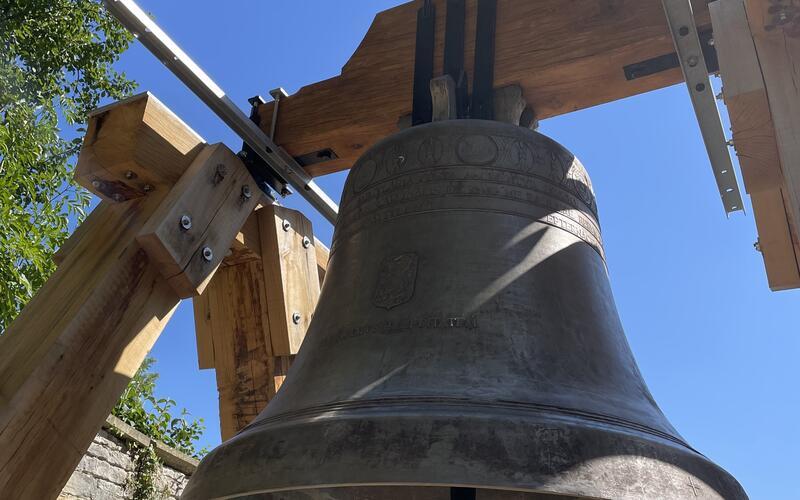 Die „Maxima“ ist mit ihrem Schlagton f° die tontiefste Glocke der Evangelischen Landeskirche. GB-Foto: gb