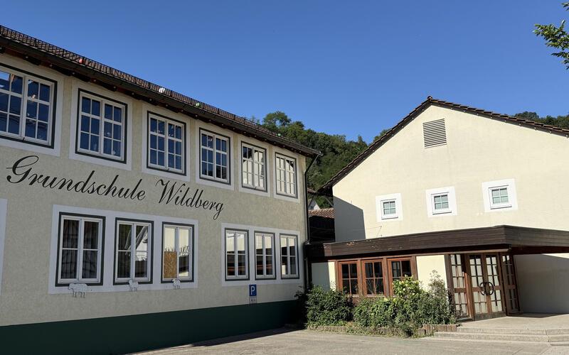 Die Meinungen zur Modernisierung der Stadthalle und für einen Anbau an die Grundschule gingen zuletzt im Gemeinderat auseinander. GB-Foto: Priestersbach