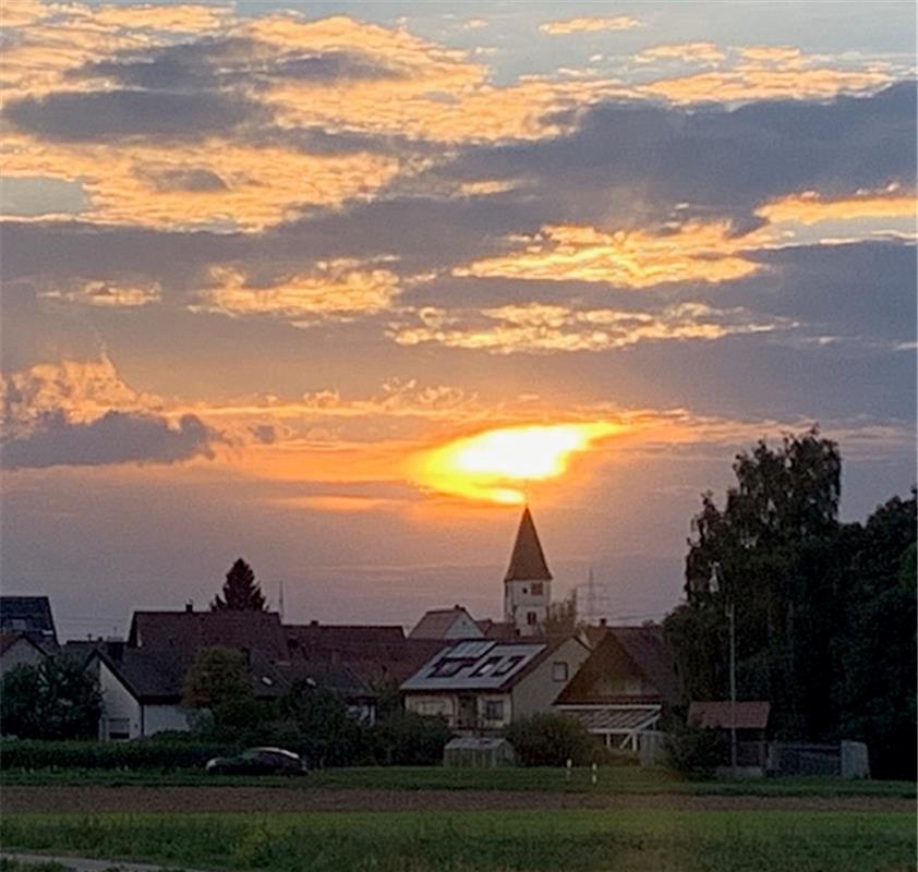 Die Nufringer Kirche mit Heiligenschein! Von Katja Glaser aus Nufringen.