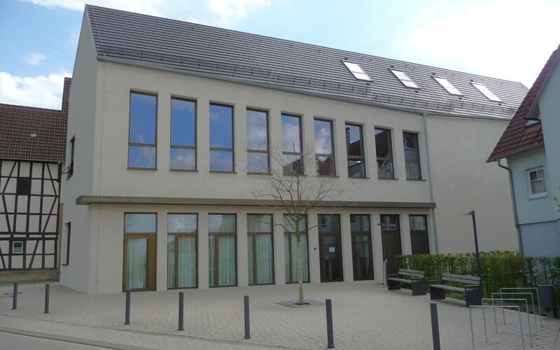 Die Ortsbücherei wird in Bondorf von 25 ehrenamtlichen Mitarbeitern betrieben, von denen 16 seit der Gründung der Bücherei vor 15Jahren dabei sind. Seit dem Umzug der Einrichtung vor fünf Jahren ins Bürgerhaus steigt die Zahl der Leser. GB-Foto: Reichert