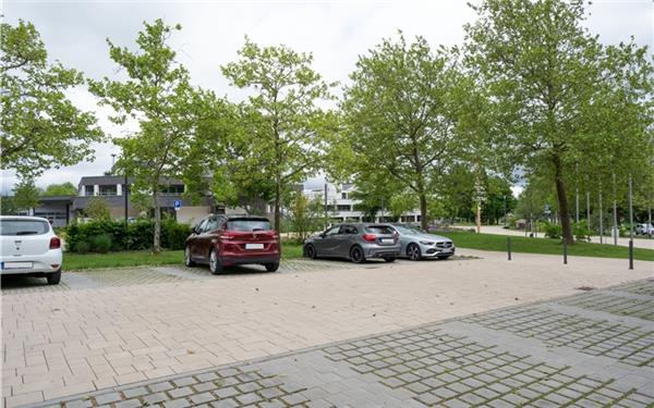 Die Polizeiermittlungen zu den Schüssen auf dem Rathaus-Parkplatz sollen auf einem guten Weg sein. GB-Foto (Archiv): Vecsey