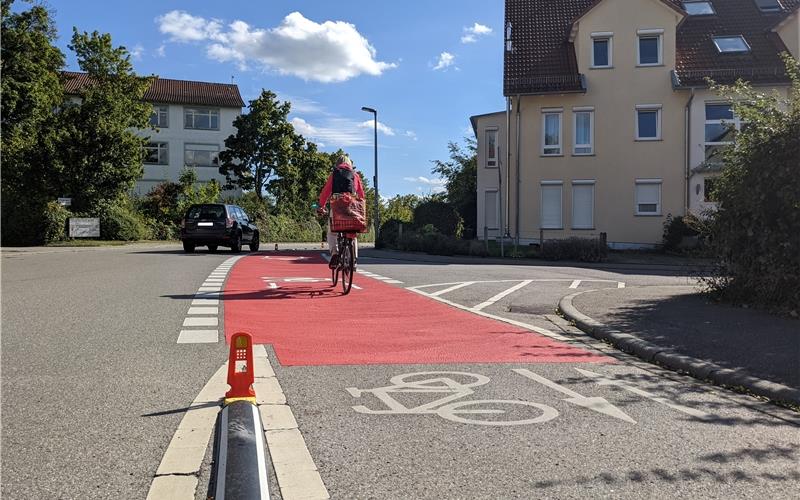 Radfahrstreifen und -furten in Marienstraße erneuert Die Radfahrstreifen in der Marienstraße wurden erneuert GB-Foto: gb