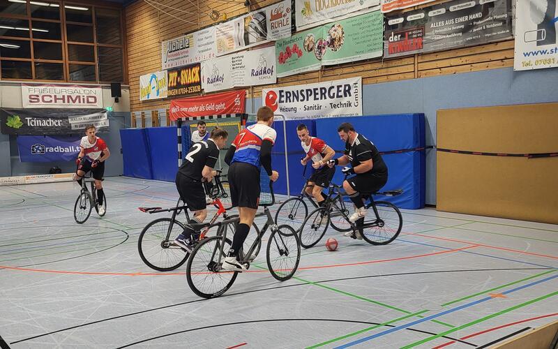 Die Rekordmeister RV Gärtringen und RSV Waldrems (schwarz) gehören erneut zu den Titelfavoriten. GB-Foto: Stadthagen