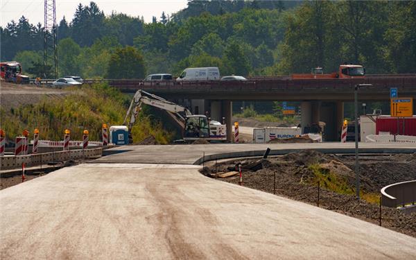 Die Riesenbaustelle A81 ändert sich einmal mehr die Verkehrsführung.GB-Foto: Dettenmeyer
