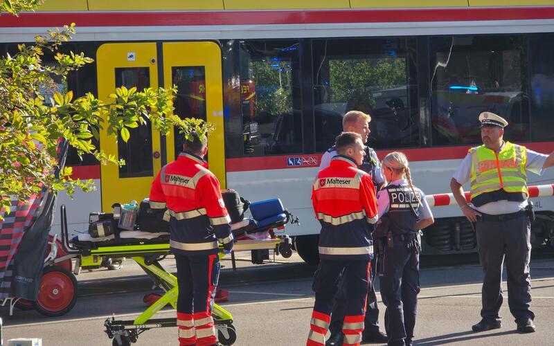 Die Schönbuchbahn konnte nicht mehr halten.GB-Foto: SDMG/Dettenmeyer