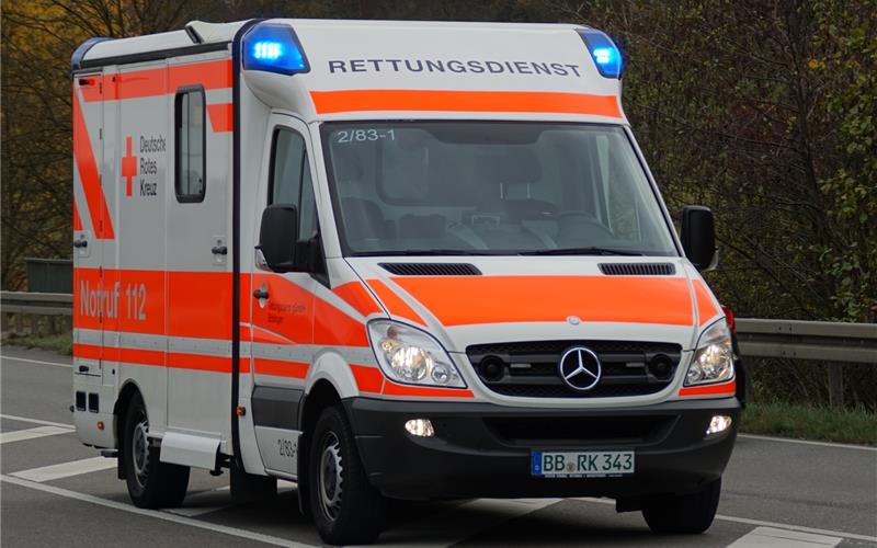 85-Jährige wird in Herrenberg bei Kollision mit E-Scooter schwer verletzt Die Seniorin musste zur weiteren Behandlung ins Krankenhaus gebracht werden. GB-Foto (Symbolbild): SDMG/Dettenmeyer