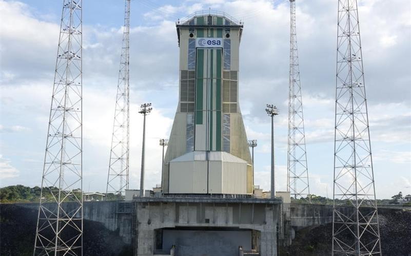 Die Sojus-Rakete wurde von der russischen Weltraumorganisation Roskosmos entwickelt. Als Reaktion auf EU-Sanktionen gegen Moskau setzte Russlands Raumfahrtbehörde die Zusammenarbeit bei Weltraumstarts in Kourou in Französisch-Guyana aus. Nun wird auch die Kooperation mit dem DLR aufgekündigt. Foto: Janne Kieselbach/dpa