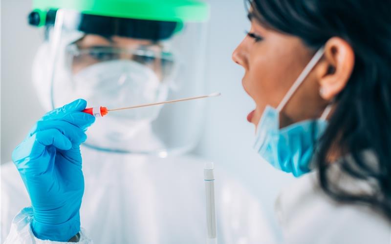 Gesundheitsamt an Leistungsgrenze angelangt Die Testkapazitäten auf das Corona-Virus im Kreis werden langsam knappGB-Foto: Microgen– stock.adobe