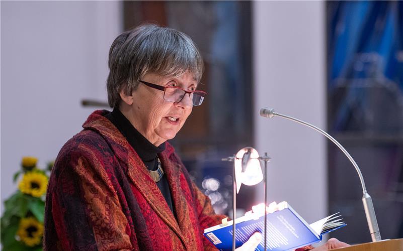 Die Theologin Sibylle Biermann-Rau stieß im Rahmen ihrer Arbeit über Martin Luther („An Luthers Geburtstag brannten die Synagogen – eine Anfrage“) auf Elisabeth Schmitz. GB-Foto: Vecsey