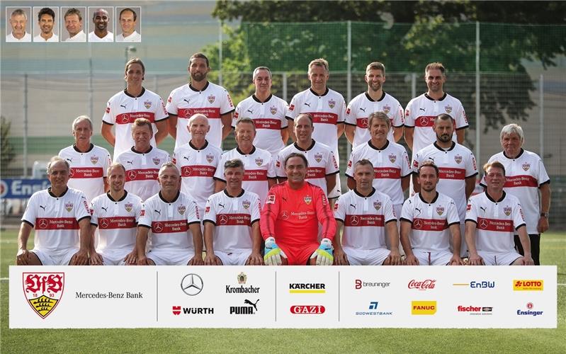 „Wir haben Spaß und einen guten Zusammenhalt“ Die Traditionsmannschaft des VfB Stuttgart um Peter Reichert (mittlere Reihe, 3. von rechts) gastiert im Herrenberger Volksbankstadion GB-Foto: VfB Stuttgart