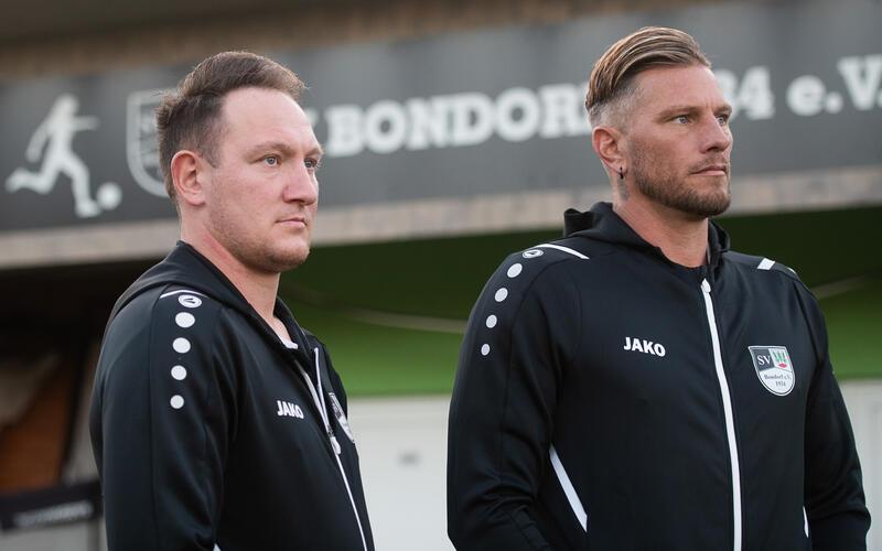 Die Trainer Sven Keck (rechts) und Andreas Sindlinger (links) haben beim SV Bondorf derzeit alles im Griff. GB-Foto: Schmidt