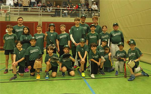 Die U-10- und U-12-Teams der Herrenberg Wanderers sammelten beim ersten eigenen Hallenturnier Erfahrungen für die geplante Neuauflage. GB-Fotos: Uwe Priestersbach
