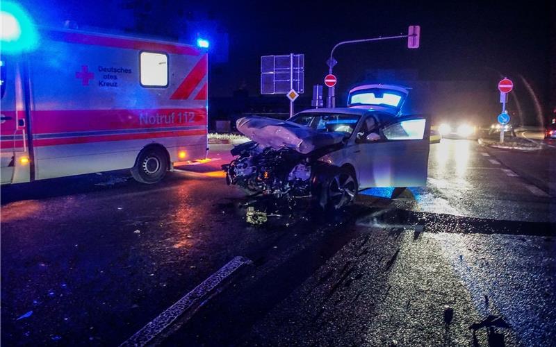 Schwerer Unfall an der Kreuzung zur B 14 Die Unfallstelle bei Nufringenb