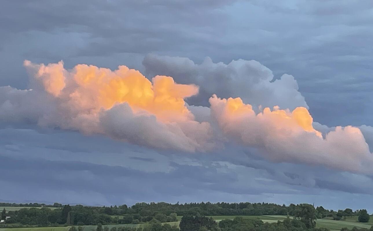 Die Wolke hat gezündet.  Von Helga Schmickl aus Herrenberg.