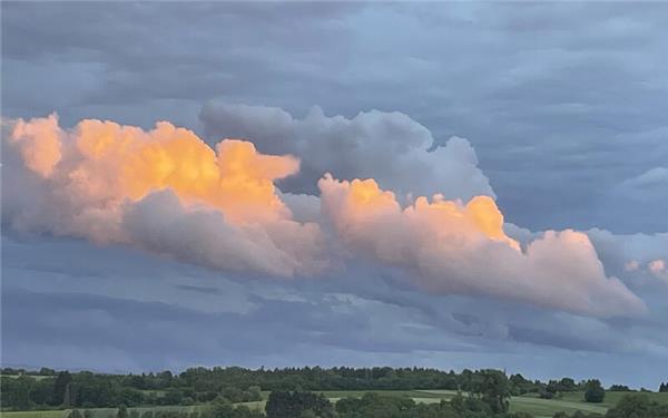 Die Wolke hat gezündet (aufgenommen von Helga Schmickl aus Herrenberg)