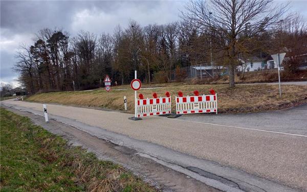 Die Zufahrt zum TVN-Sportheim (rechts im Hintergrund) dürfte Ende des Jahres aufgrund der Sanierung der Sindlinger Straße sporadisch erschwert sein. GB-Foto: gb