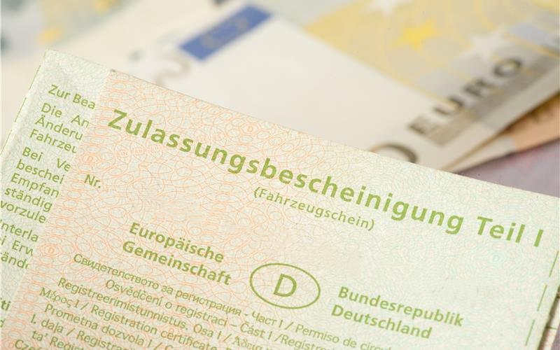 Die Zulassung eines Neu- oder Gebrauchtwagens ist mit zeitlichem, finanziellem und bürokratischem Aufwand verbunden.GB-Foto (Archiv): studio v-zwoelf – stock.adobe.com