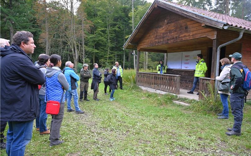 Die alte Pflanzschulhütte soll zu einer Geschäftsstelle des Waldes ausgebaut werden. GB-Foto: Reichert