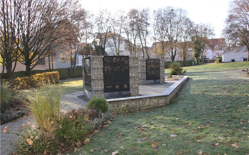 Die bisherigen Urnenwürfel auf dem Bondorf Friedhof sind fast belegt GB-Foto: gb