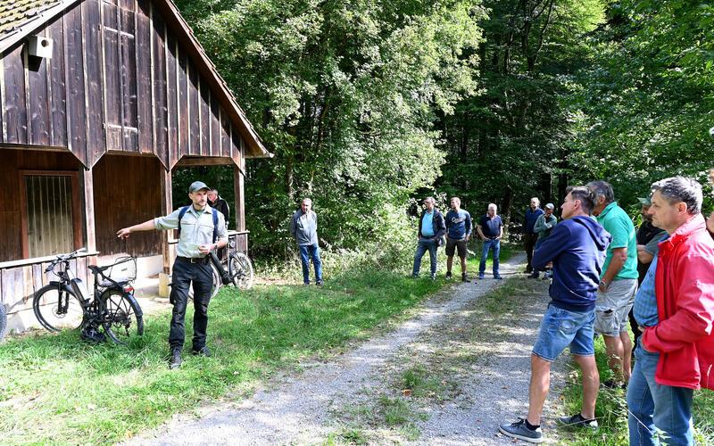 Die derzeit leerstehende Saatschulhütte soll verkehrssicher gehalten werden, bis sich ein Zweck für sie findet. GB-Foto: Holom