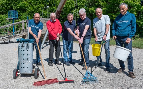 Die ehrenamtlichen Kümmerer halten das Mötzinger Freizeitgelände in Ordnung und schauen nach dem Rechten (von links): Ernst Mayer, Werner Bertsch, Reinhold Wizemann, Gotthilf Rath, Klaus Brammer und Paul Gerhard Morlok. GB-Foto: Vecsey