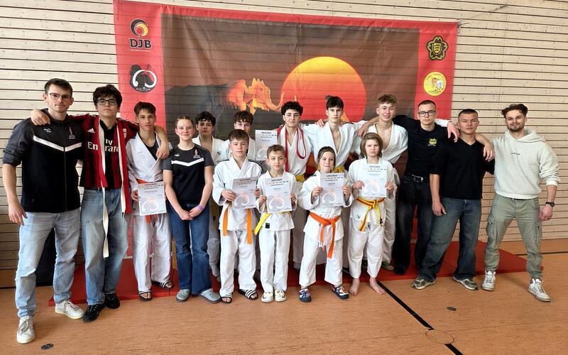 Die erfolgreiche Herrenberger Delegation am zweiten Turniertag. GB-Foto: gb