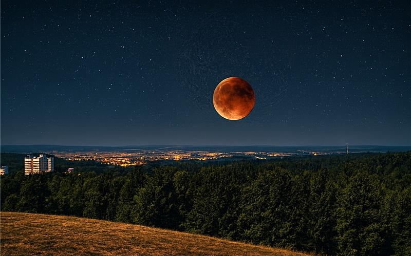 Die längste totale Mondfinsternis seit 2022 kann am 7. September auch in Europa bestaunt werden. GB-Foto: gb