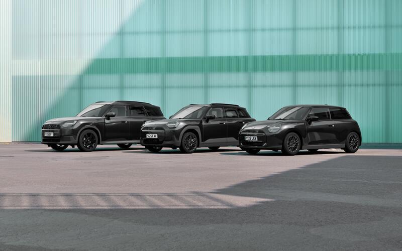 Die neuevollelektrische Mini Blackyard Edition: MarkantesErscheinungsbildin der AußenfarbeMidnight Black.GB-Fotos