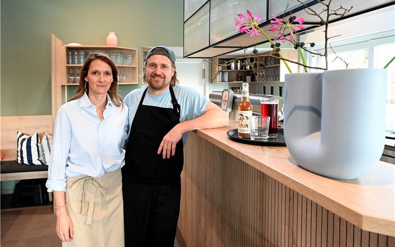 Die neuen Pächter des Herrenberger Tennisclubs: Maike und Ulrich Jahn im „Ulrich’s“. GB-Foto: Holom
