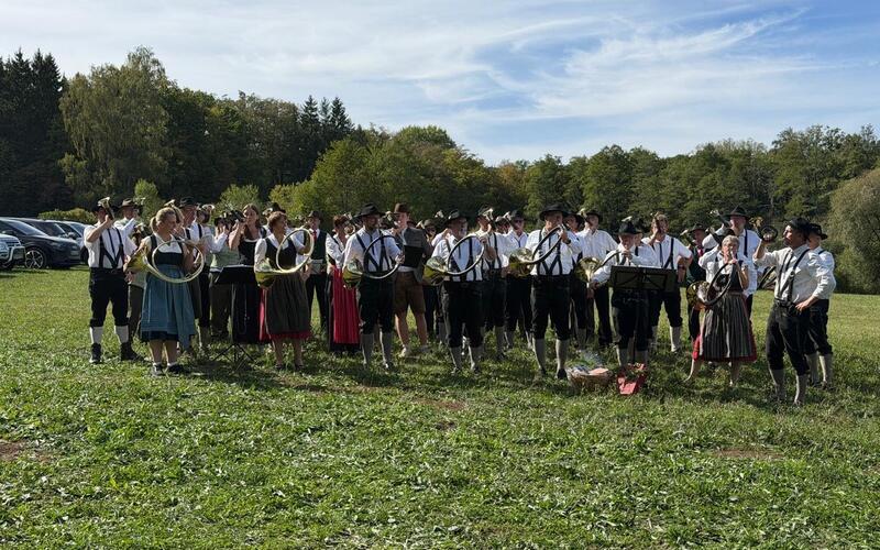 Die verschiedenen Jagdhornbläsergruppen präsentierten sowohl eigene Stücke als auch gemeinsame Darbietungen. GB-Foto: gb