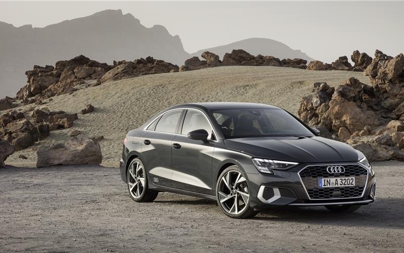 Kraftvoll, größer und rundum vernetzt Die zweite Generation der Audi A3Limousine: Eleganz in „Manhattan gray“ GB-Fotos: gb