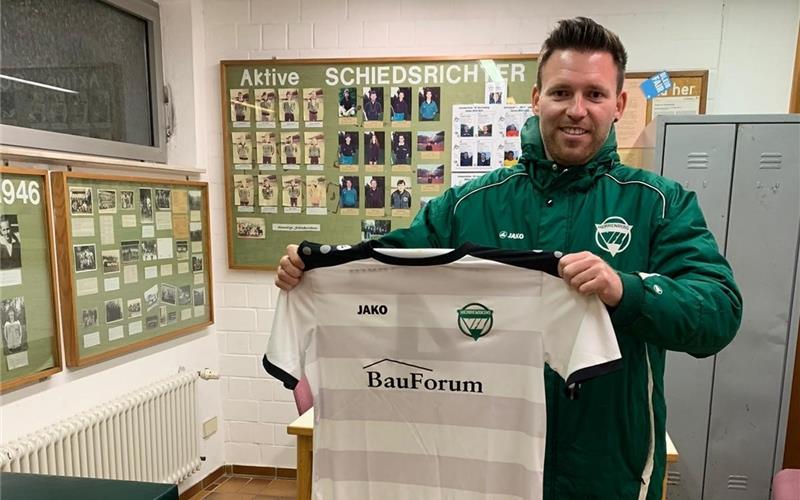„Der VfL Herrenberg ist ein schlafender Riese“ DieTrainingsjacke passt schon mal: Benjamin Maier wird VfL-CoachGB-Foto: gb