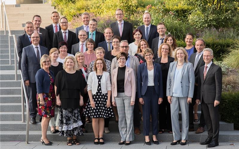 Jubilare wurden für 40 Jahre im Dienst geehrt Diese Mitarbeiter arbeiten bereits seit 25 und 40 Jahren für die Kreissparkasse Böblingen GB-Foto: gb