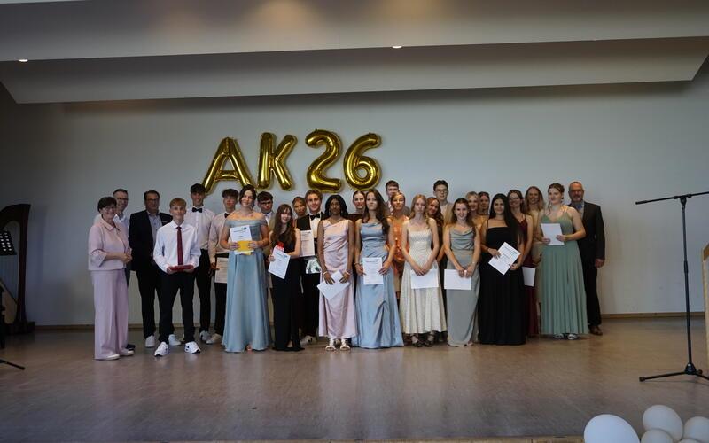 Diese Schülerinnen und Schüler erhielten einen Preis oder eine Belobigung. GB-Foto: gb