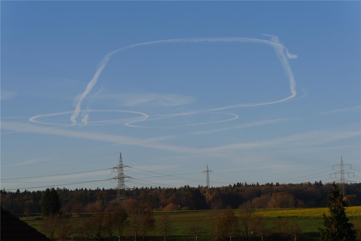 Diese Zeichen am Himmel über dem Gärtringer Wald hat die Nufringerin Mirjam Kräm...