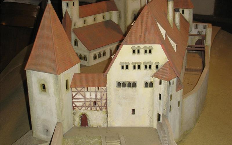Meist war das Gebäude unbewohnt Dieses Modell der Herrenberger Burg, das sich gegenwärtig im Fruchtkasten befindet, geht auf Untersuchungen des früheren Herrenberger Stadtarchivars Traugott Schmolz zurück GB-Foto: Bautz