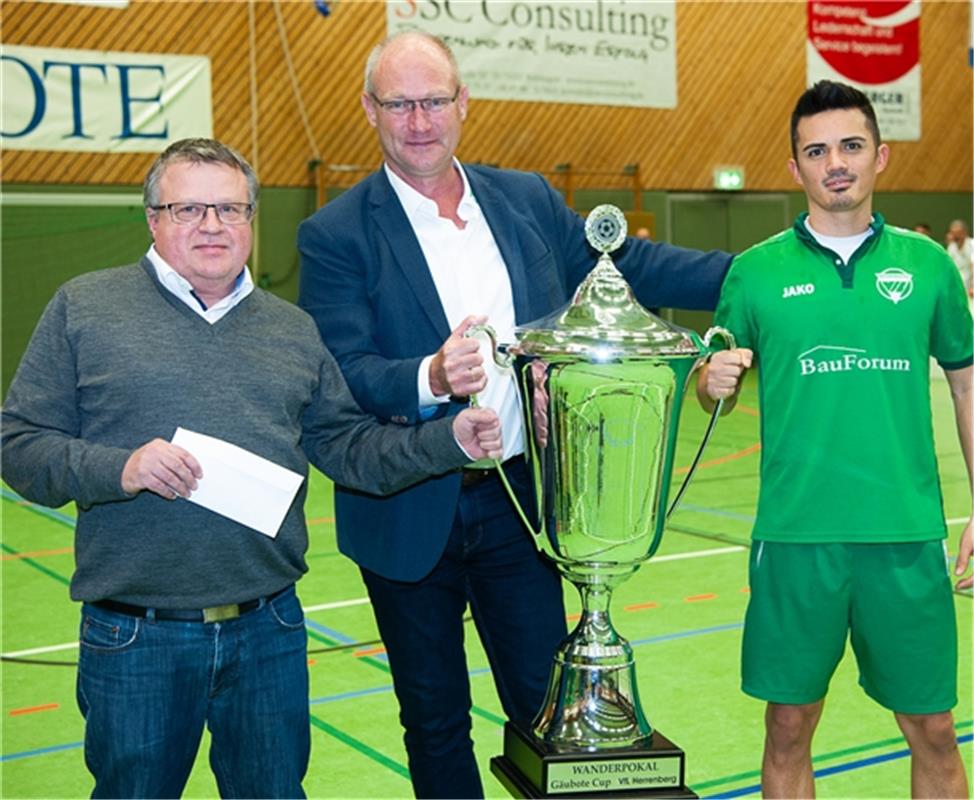 Dietmar Dennerund Rainer Braun bei der Siegerehrung Gäubote Cup Fußball Turnier ...