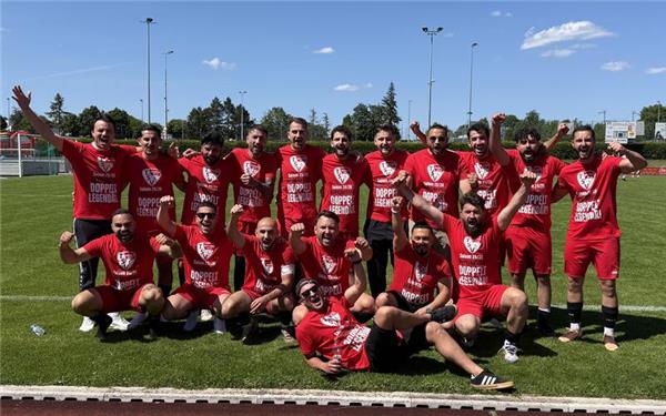 „Doppelt Legenden“: Die zweite Mannschaft des Türk. SV steigt wie die Herrenberger Erste eine Klasse höher. GB-Foto: gb