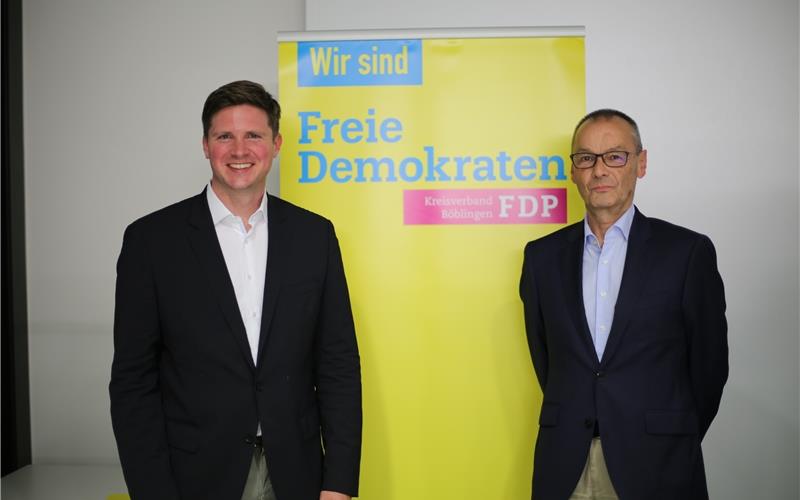 Hundertprozent liberaler Rückhalt Dr. Florian Toncar (links) und der FDP-Kreisvorsitzende Hans Dieter Scheerer bei der Nominierungsversammlung GB-Foto: Cakir