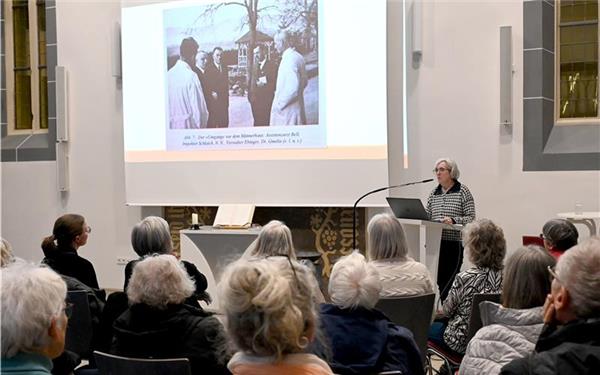 Dr. Gudrun Silberzahn-Jandt referierte in der Spitalkirche anlässlich des Holocaust-Gedenktags. GB-Foto: Holom