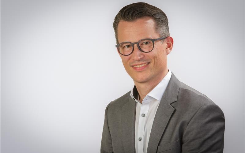 Dr. Hendrik Bednarz ist neuer Landrat im Kreis Tübingen Dr. Hendrik Bednarz ist neuer Tübinger LandratGB-Foto: Mozer