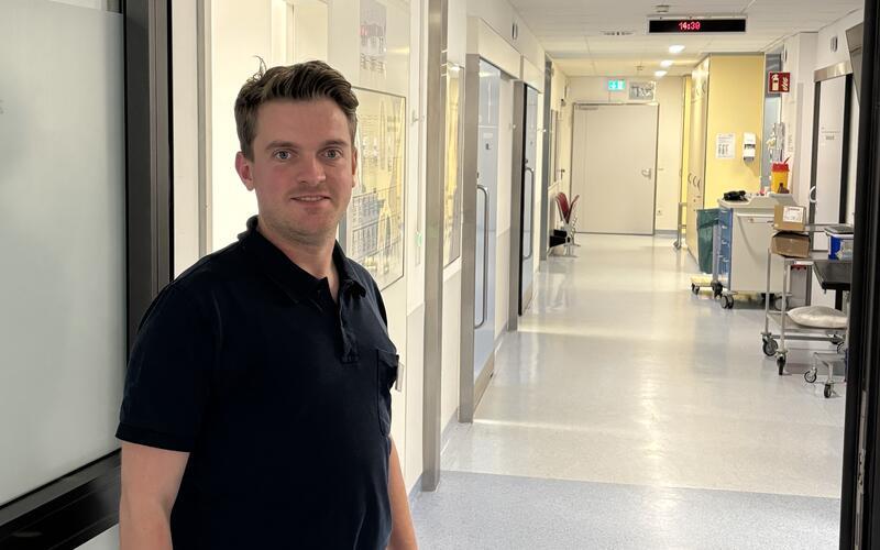 Dr. Kilian Gunkel öffnet seit Mai neuen Patienten die Pforte seiner Praxis. GB-Foto: gb