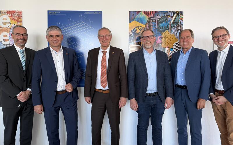Dr. Lothar Barth, Ioannis Delakos, Roland Bernhard, Stefan Metzing, Martin Killinger und Dušan Minić (von links) bilden den Aufsichtsrat der neuen Genossenschaft. GB-Foto: gb
