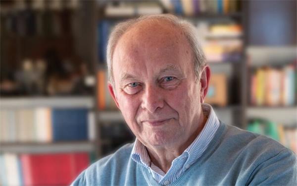 Dr. Volker Gantner